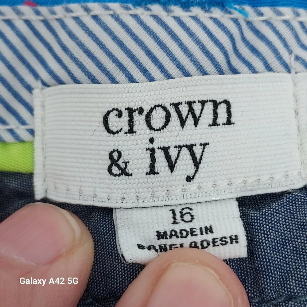 Crown & Ivy Womens Blue Pink Flamingo Print Bermuda Shorts Size 16 NWT - Picture 2 of 6